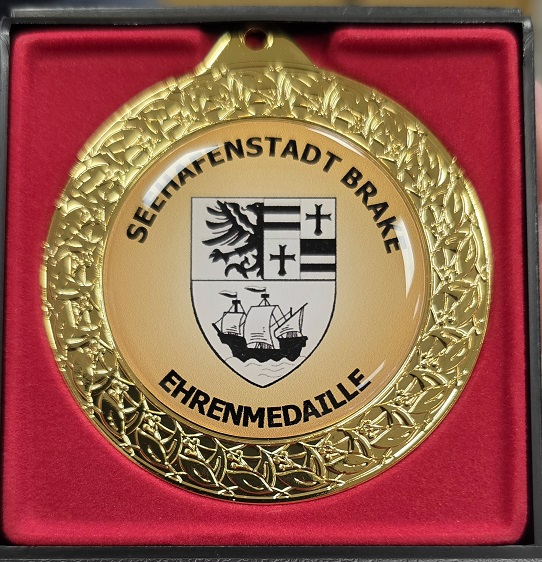 Brake – Ehrenmedaille für Ursula Schinski: Stadt Brake würdigt 35 Jahre kommunalpolitisches Engagement